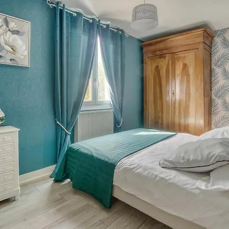 3 Bedroom Gorgeous In * Rochefort (Charente-Maritime)