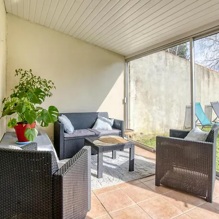 Prázdninový dům 3 Bedroom Gorgeous In Rochefort (Charente-Maritime)