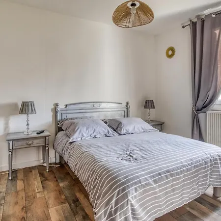 Awesome Home In Rochefort *