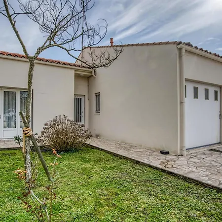 Awesome Home In Rochefort *
