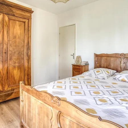 3 Bedroom Gorgeous In Holiday home Rochefort (Charente-Maritime)