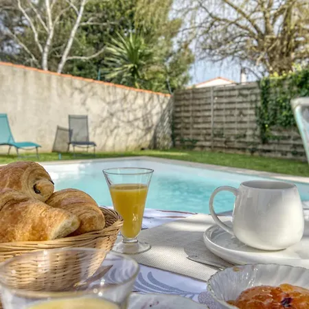 Awesome Home In Rochefort Rochefort